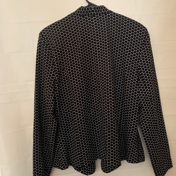 Simply styled by sears black and white, long sleeve blazer, one button size, XL - Picture 5 of 6